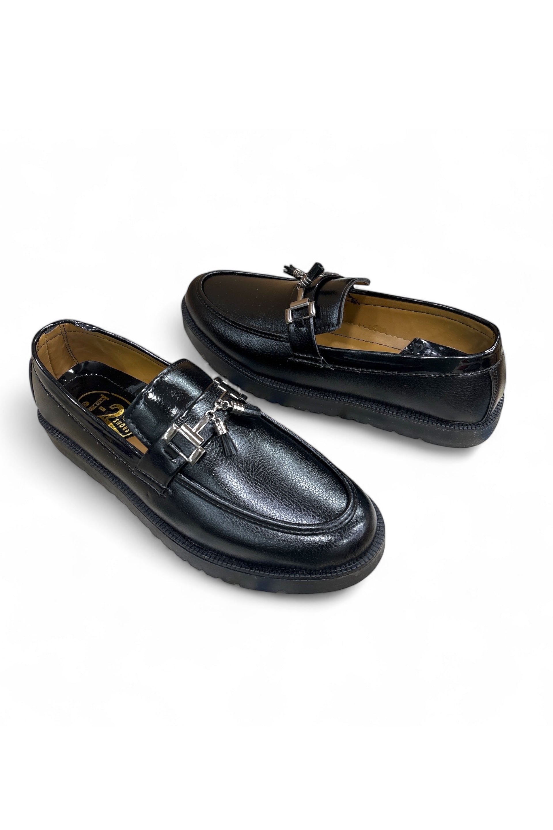 Men’s dress shoes in style