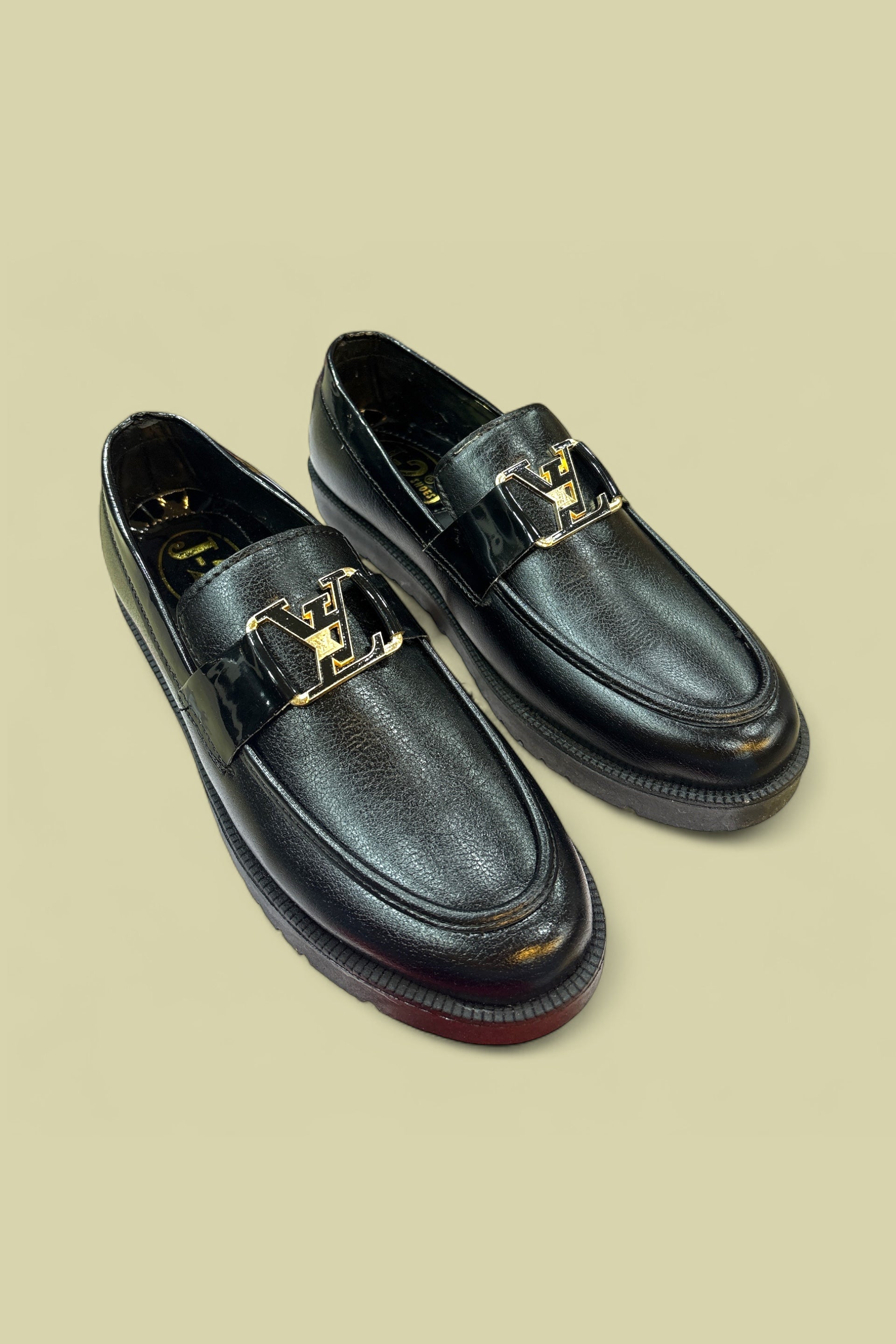 Men’s dress shoes in style